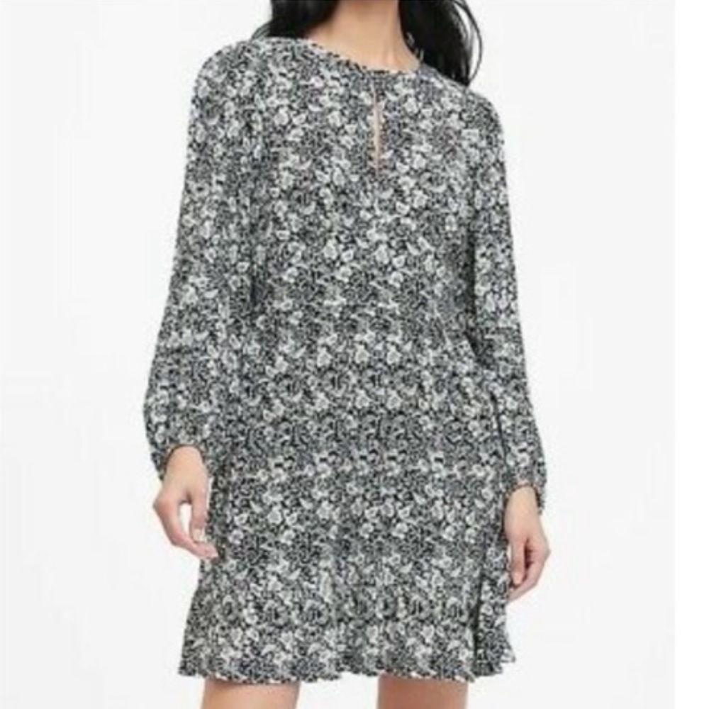Banana Republic key hole floral dress